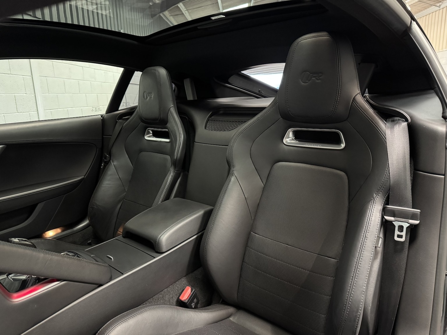 Used Jaguar F-Type 2017 for sale - 76237260: Photo 43