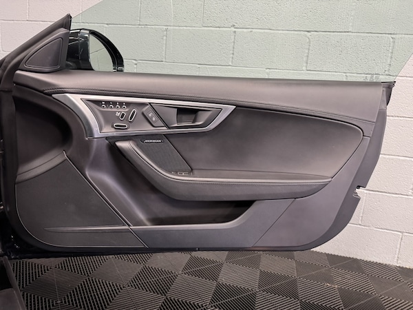 Used Jaguar F-Type 2017 for sale - 76237260: Photo 45