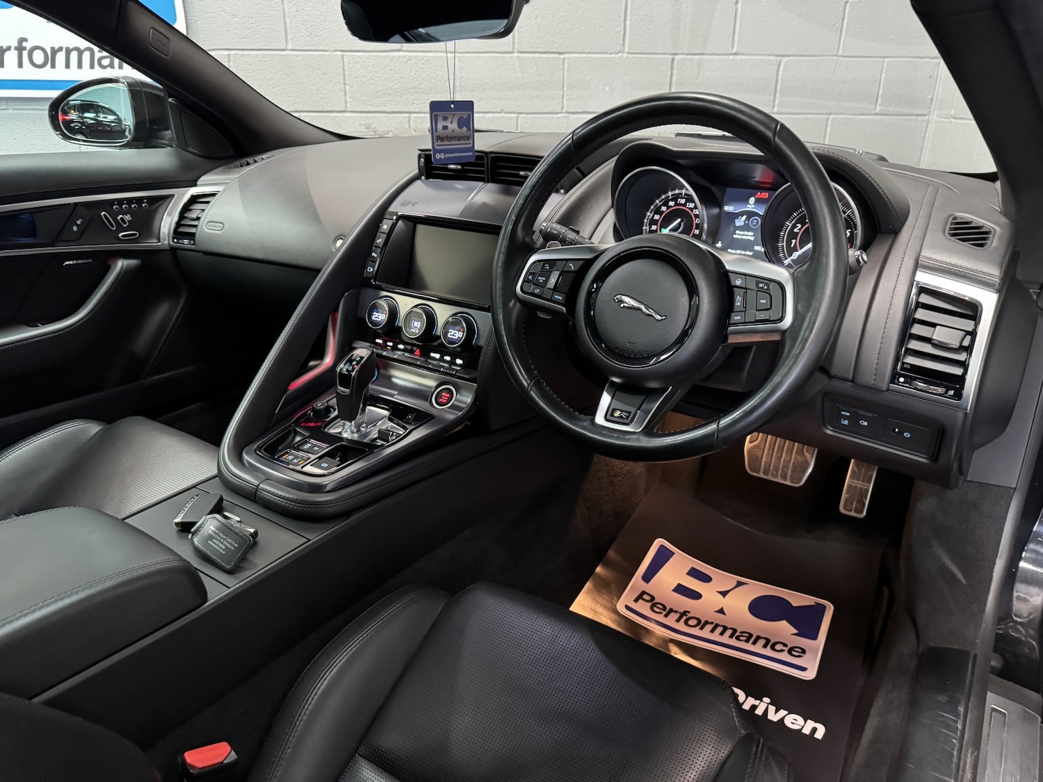 Used Jaguar F-Type 2017 for sale - 76237260: Photo 48