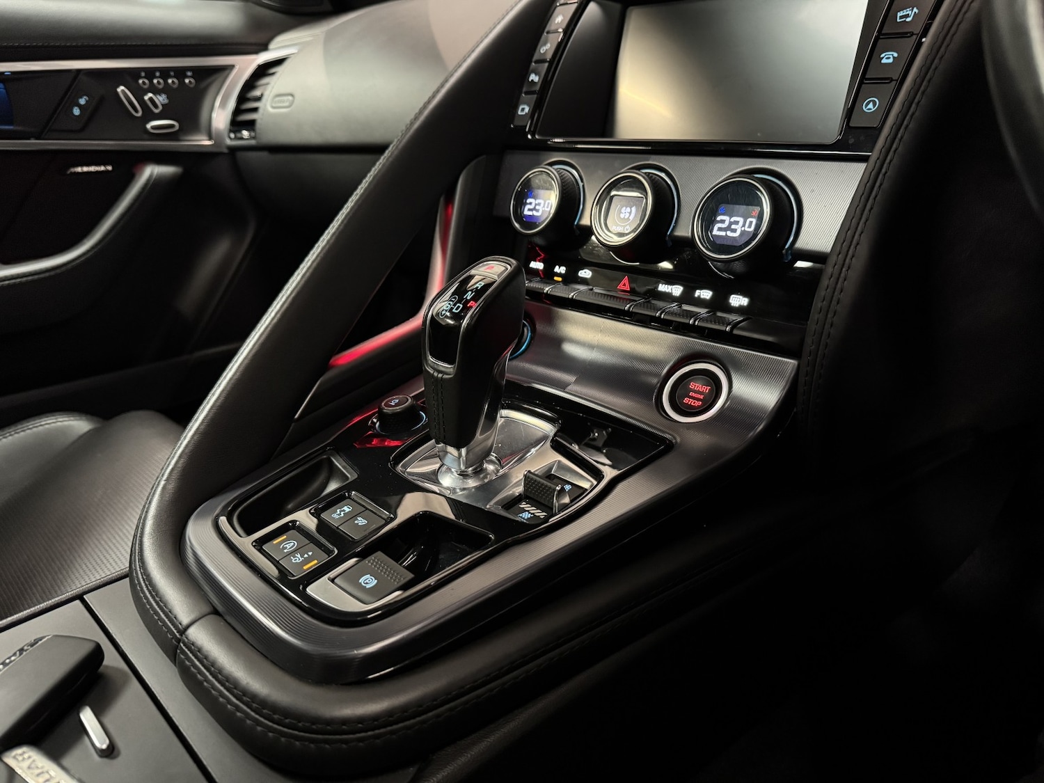 Used Jaguar F-Type 2017 for sale - 76237260: Photo 49