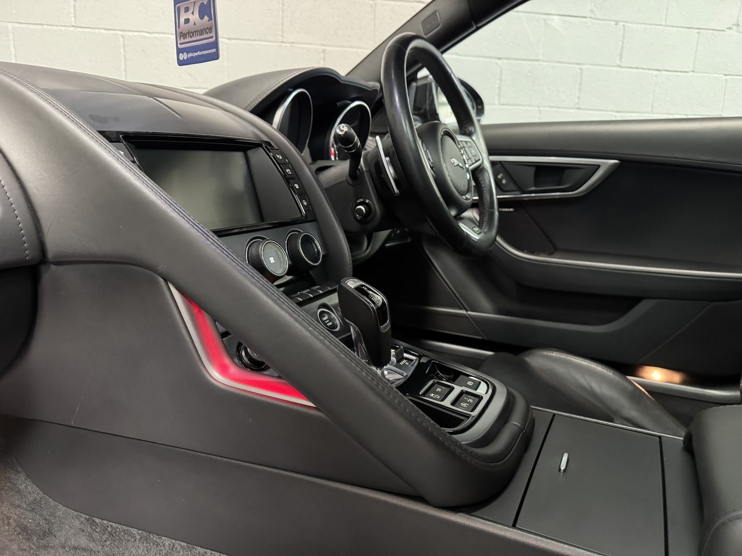 Used Jaguar F-Type 2017 for sale - 76237260: Photo 9