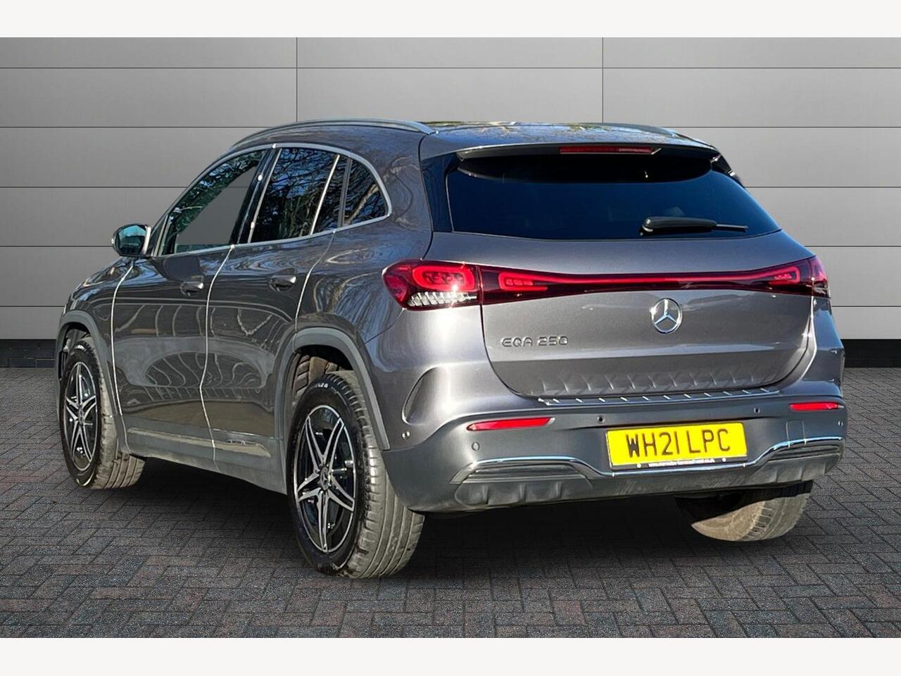 Used Mercedes-Benz EQA 2021 for sale - 77009985: Photo 2