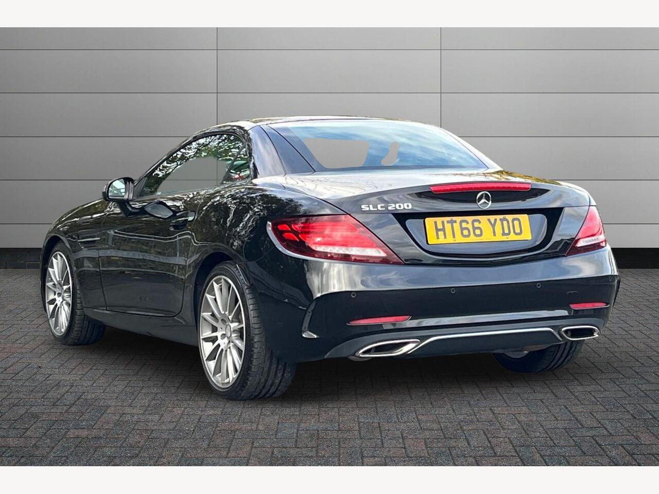 Used Mercedes-Benz SLC 2016 for sale - 76673549: Photo 2