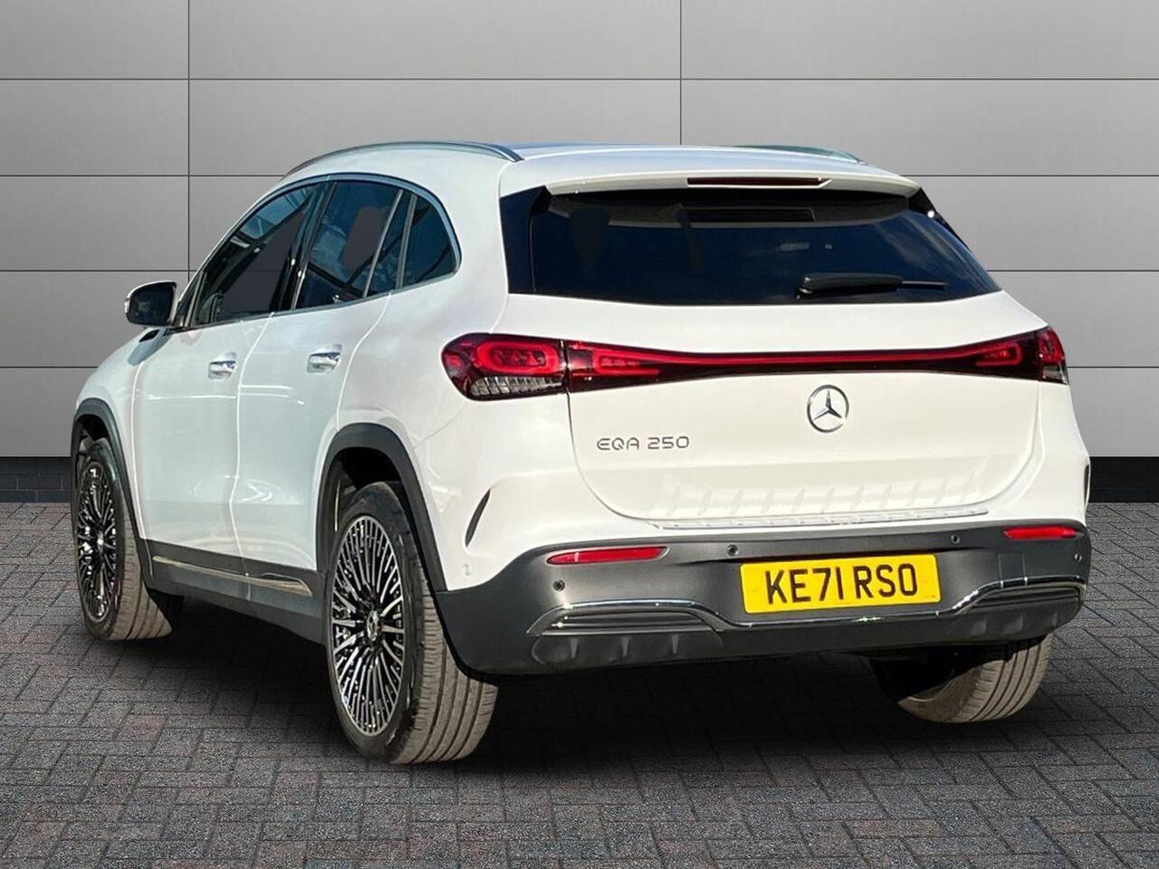 Used Mercedes-Benz EQA 2021 for sale - 76681232: Photo 4