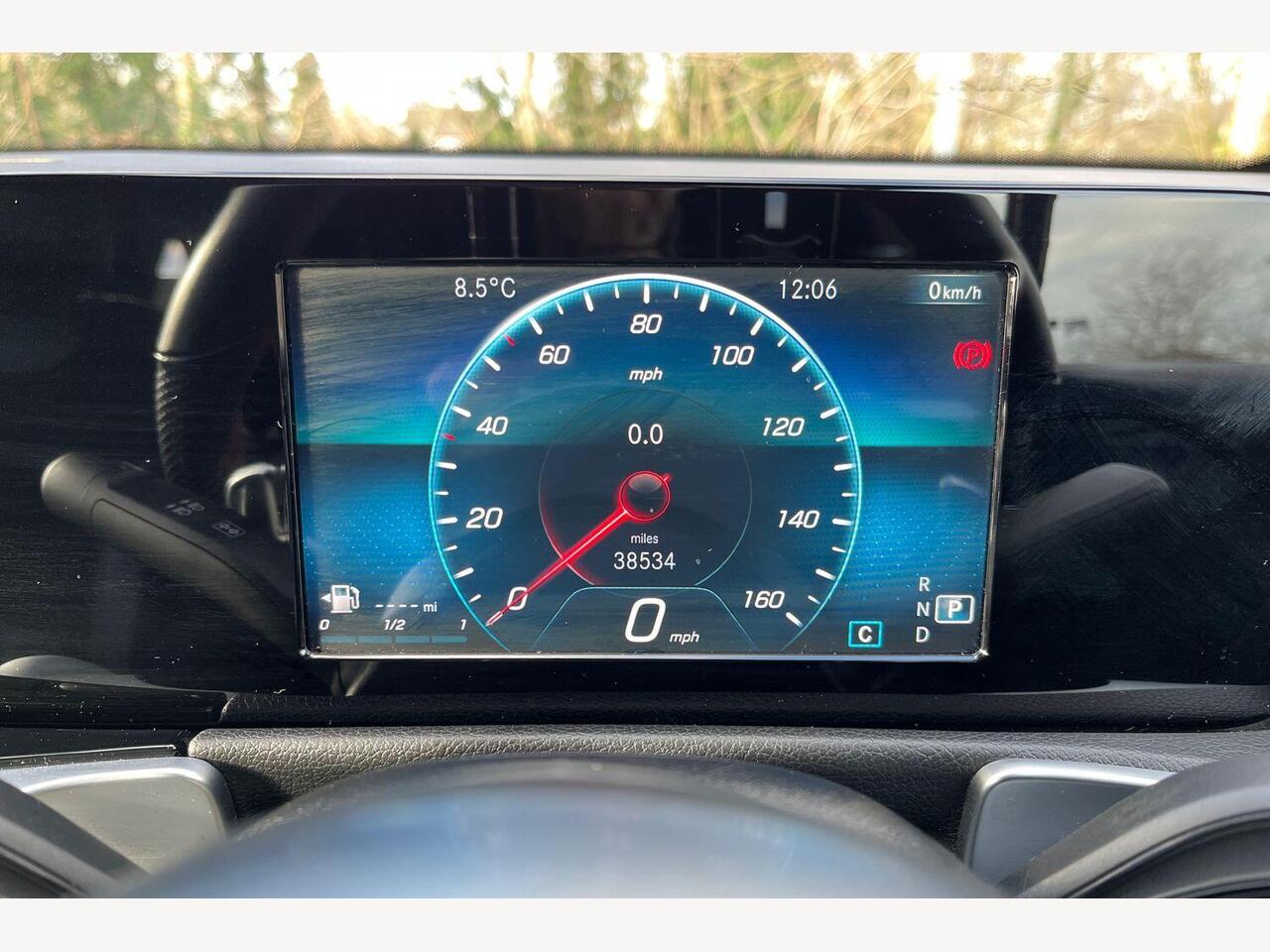 Used Mercedes-Benz GLB 2021 for sale - 77360395: Photo 6