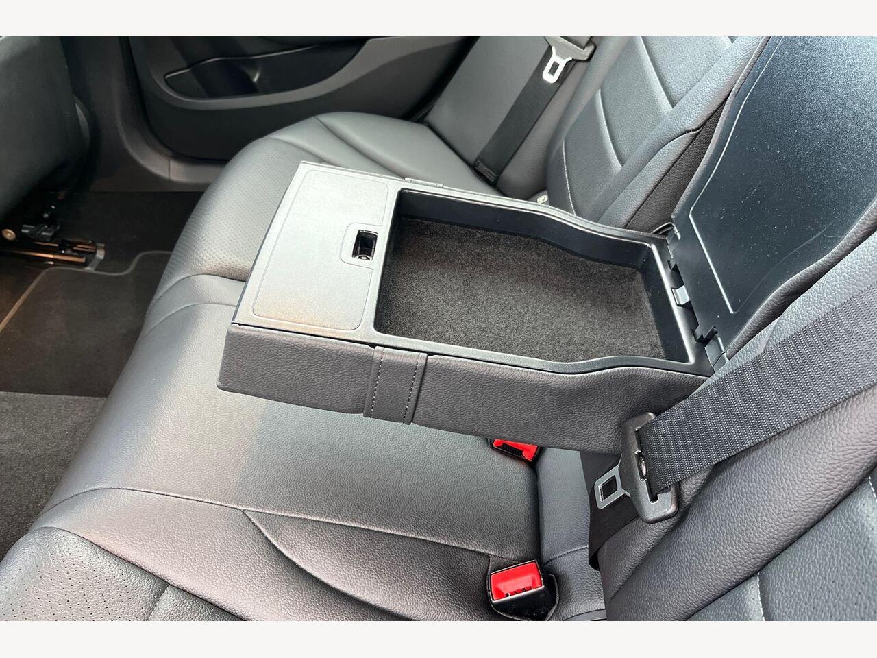 Used Mercedes-Benz C Class 2019 for sale - 76937392: Photo 14