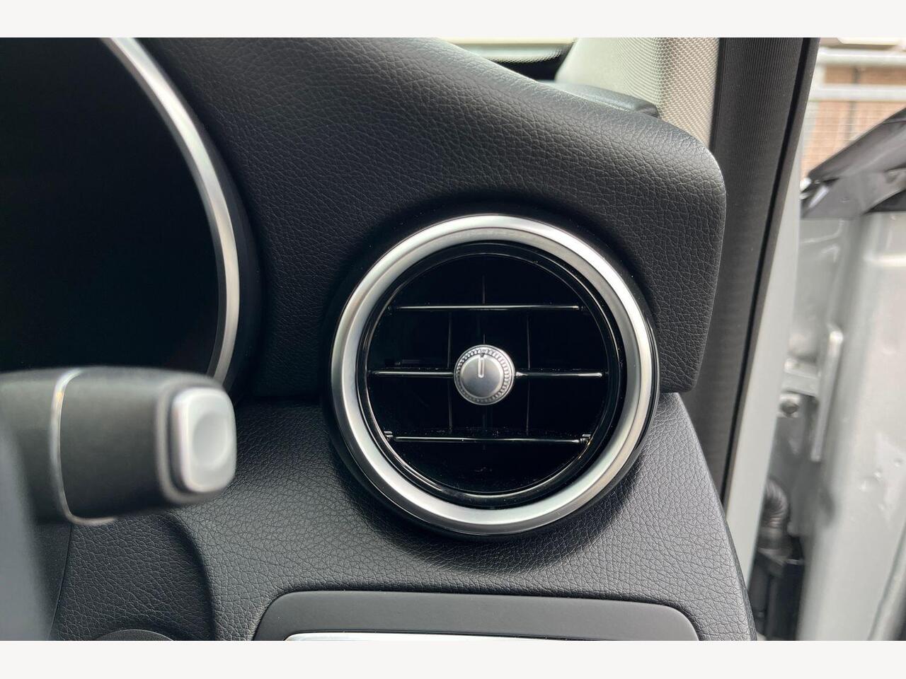 Used Mercedes-Benz C Class 2019 for sale - 76937392: Photo 19