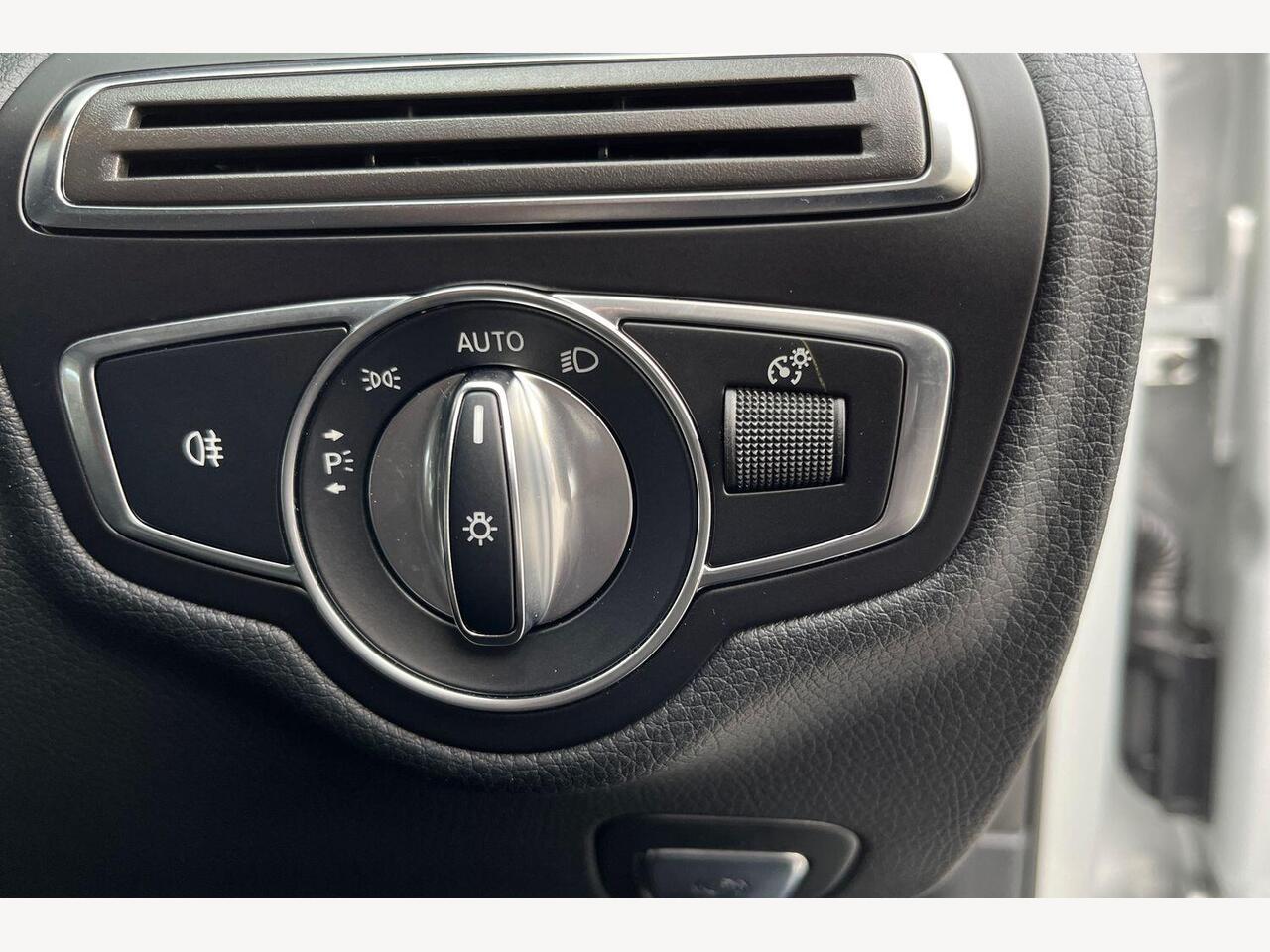 Used Mercedes-Benz C Class 2019 for sale - 76937392: Photo 20