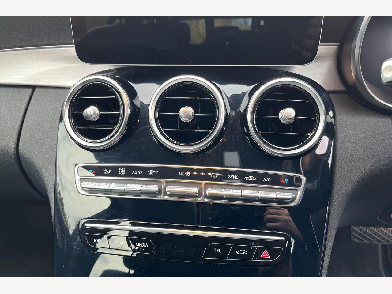 Used Mercedes-Benz C Class 2019 for sale - 76937392: Photo 21