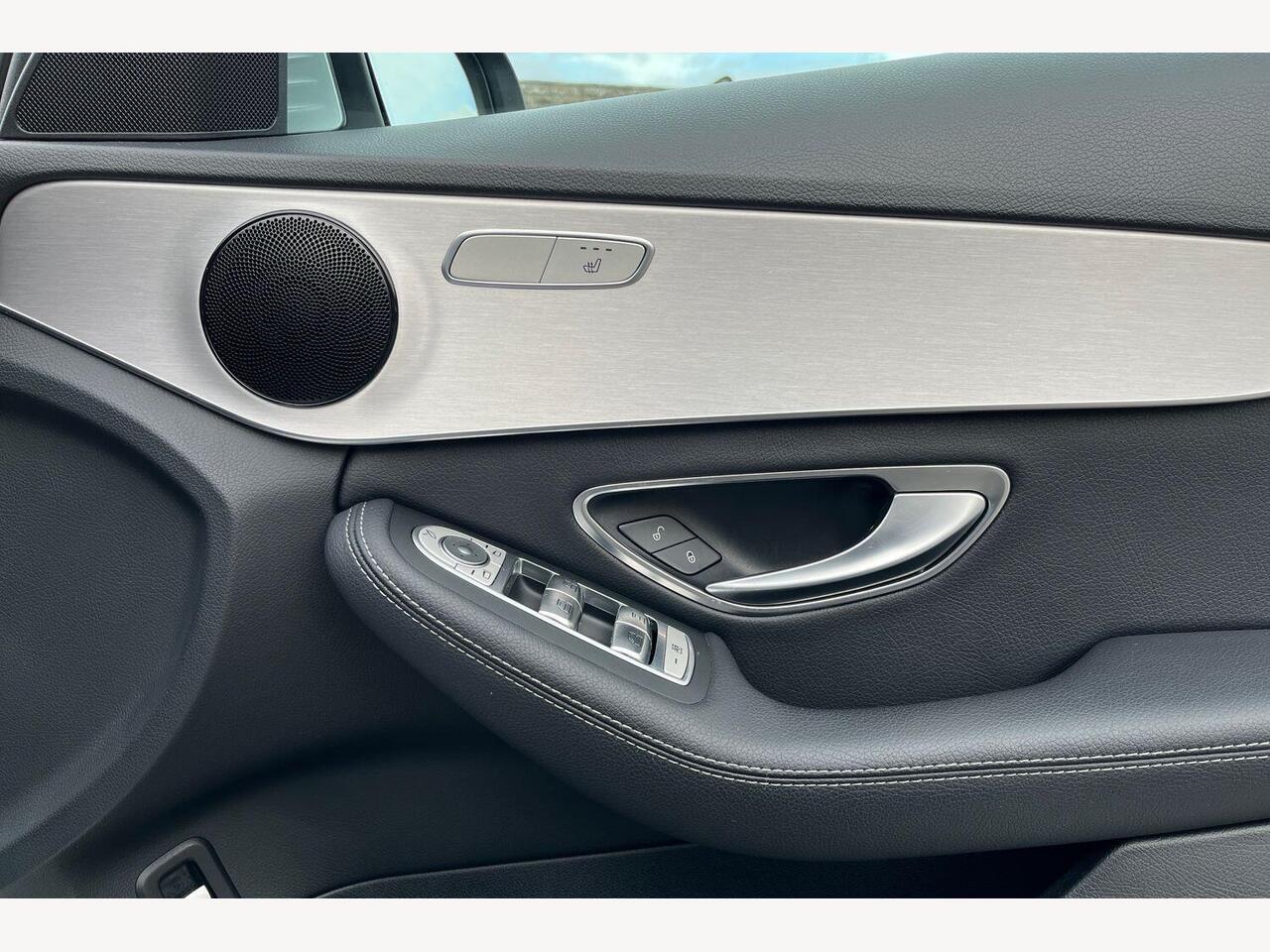 Used Mercedes-Benz C Class 2019 for sale - 76937392: Photo 25