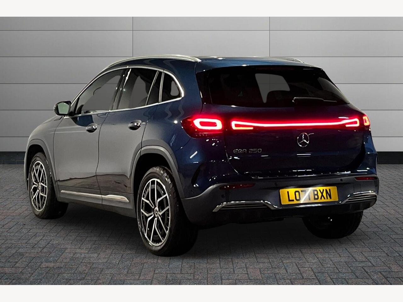 Used Mercedes-Benz EQA 2022 for sale - 76674028: Photo 2