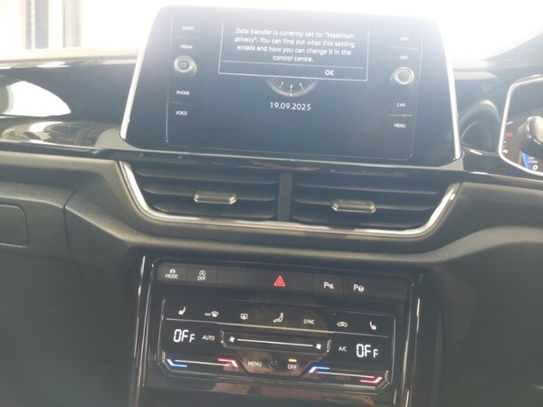 Used Volkswagen T-Roc 2022 for sale - 76055233: Photo 11