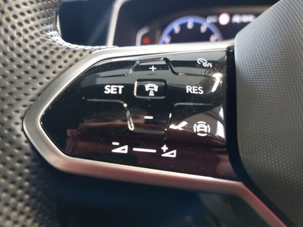 Used Volkswagen T-Roc 2022 for sale - 76055233: Photo 12
