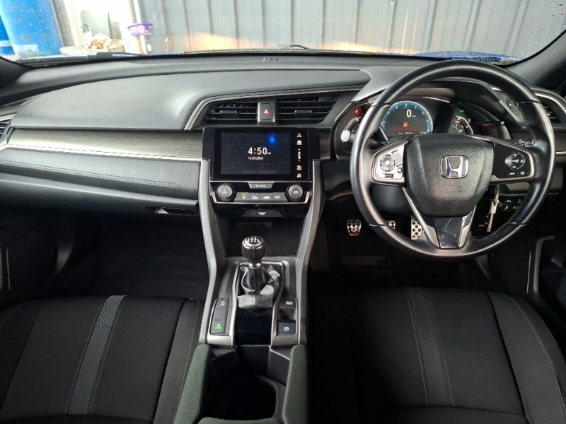 Used Honda Civic 2018 for sale - 77964015: Photo 2
