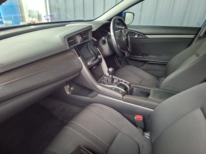 Used Honda Civic 2018 for sale - 77964015: Photo 5