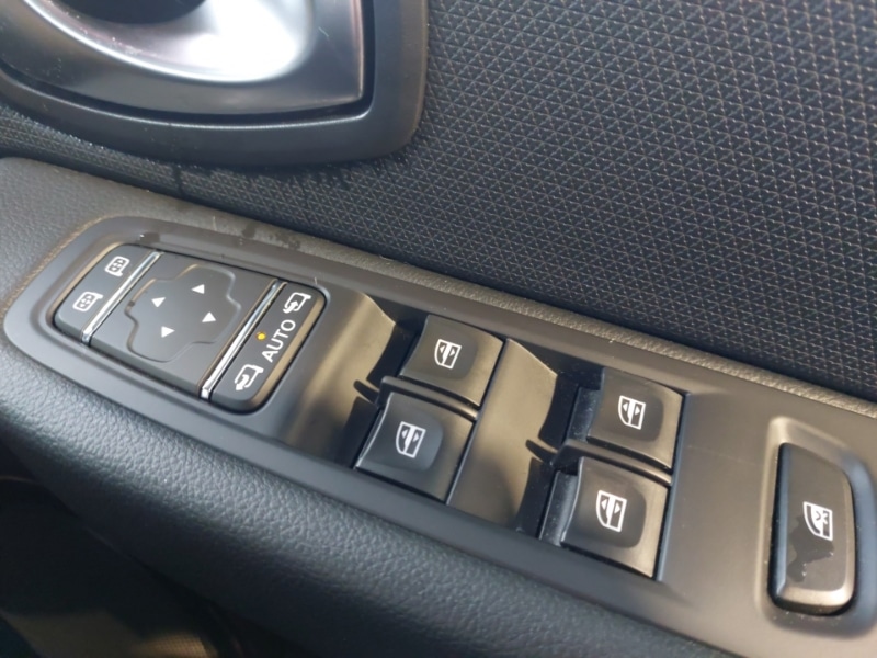 Used Renault Clio 2017 for sale - 76335595: Photo 15