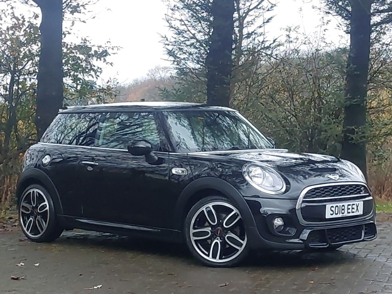 Used MINI Hatch 2018 for sale - 76493032: Photo 1
