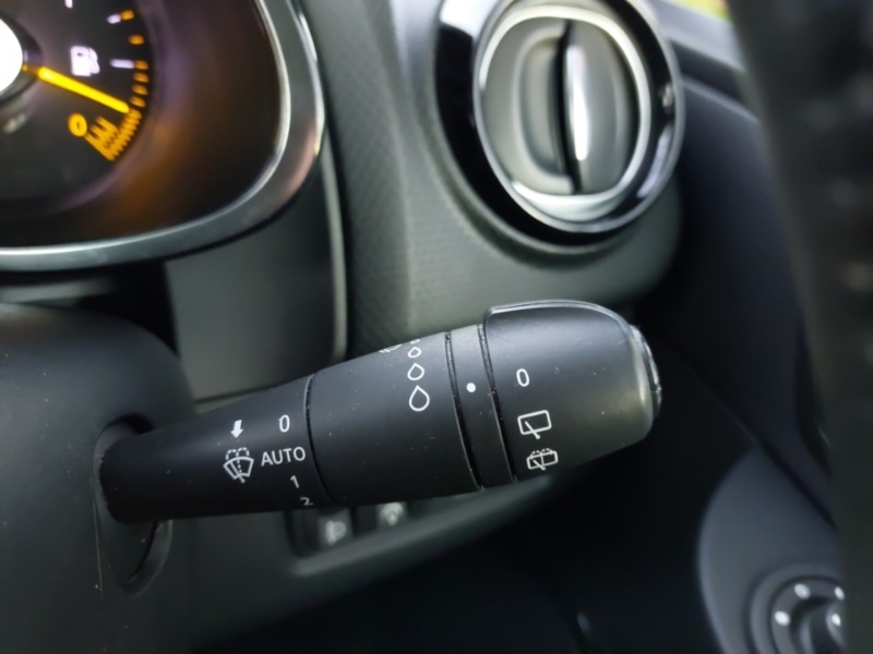 Used Renault Clio 2015 for sale - 76644091: Photo 14