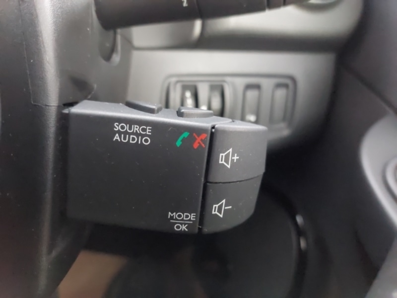 Used Renault Clio 2015 for sale - 76644091: Photo 15