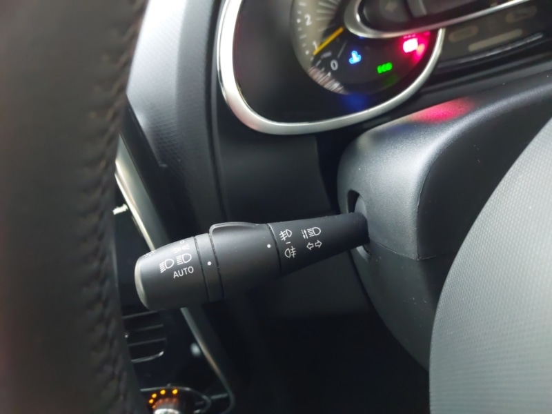 Used Renault Clio 2015 for sale - 76644091: Photo 16