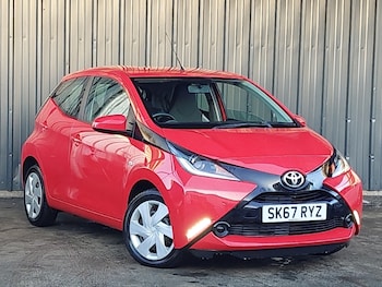 2017 - 1.0 VVT-i X-Play 5dr x-shift