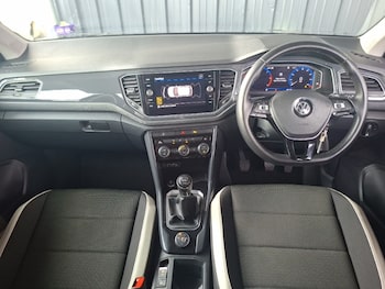 Used Volkswagen T-Roc 2019 for sale - 78766848: Photo