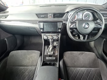 Used Skoda Superb 2017 for sale - 79517297: Photo