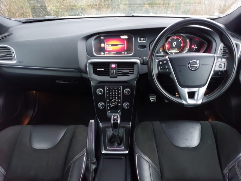 Used Volvo V40 2017 for sale - 76571517: Photo 2