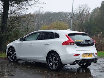 Used Volvo V40 2017 for sale - 76571517: Photo