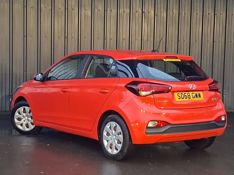 Used Hyundai i20 2018 for sale - 77325070: Photo 3