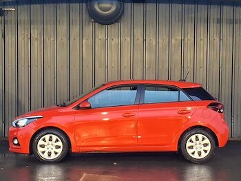 Used Hyundai i20 2018 for sale - 77325070: Photo