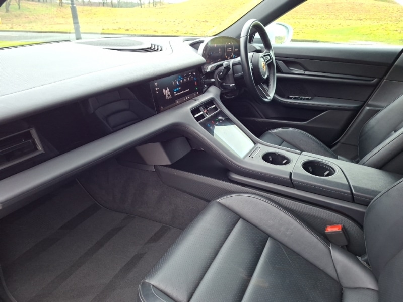 Used Porsche Taycan 2020 for sale - 77980868: Photo 5