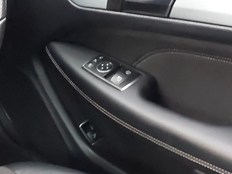 Used Mercedes-Benz C Class 2015 for sale - 76846865: Photo 11