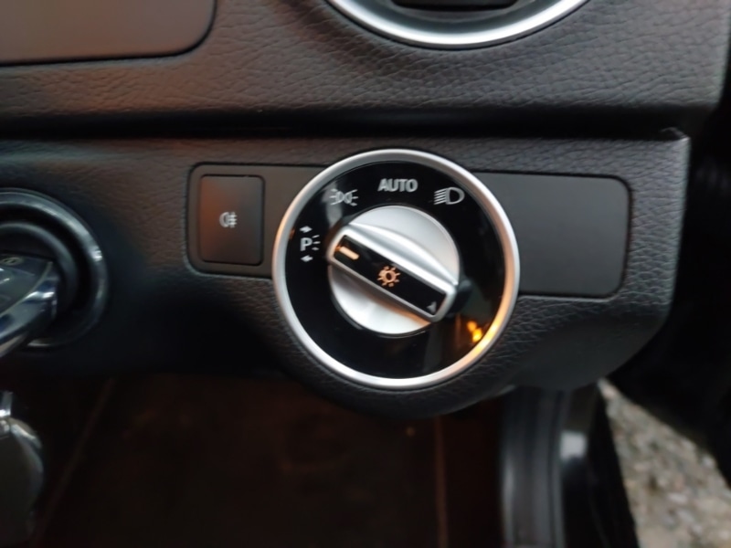 Used Mercedes-Benz C Class 2015 for sale - 76846865: Photo 12