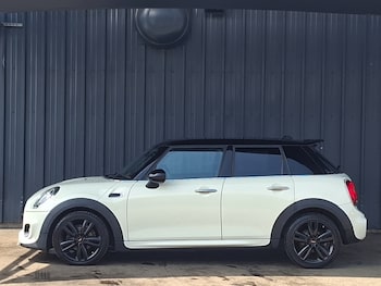 Used MINI Hatch 2019 for sale - 79457600: Photo