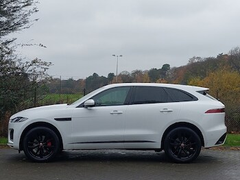 Used Jaguar F-Pace 2021 for sale - 76493040: Photo