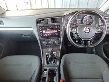 Used Volkswagen Golf 2017 for sale - 79263259: Photo