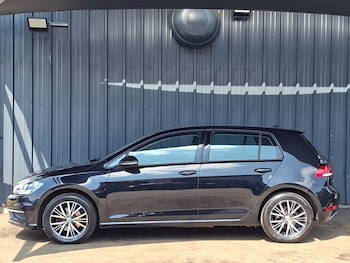 Used Volkswagen Golf 2017 for sale - 79263259: Photo