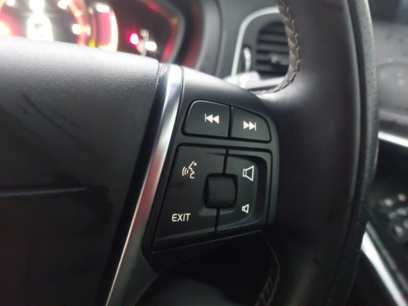 Used Volvo V40 2017 for sale - 76683381: Photo 16