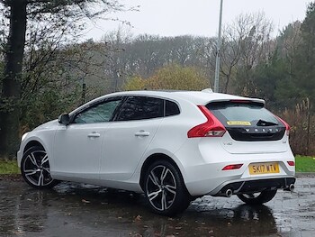Used Volvo V40 2017 for sale - 76683381: Photo