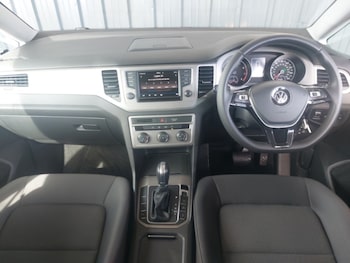 Used Volkswagen Golf SV 2017 for sale - 75684172: Photo