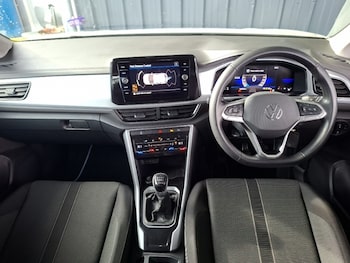 Used Volkswagen T-Roc 2022 for sale - 77873942: Photo