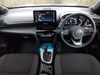 Used Toyota Yaris Cross 2022 for sale - 76566763: Photo