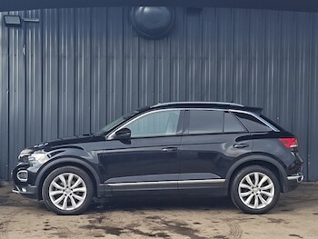 Used Volkswagen T-Roc 2019 for sale - 77750732: Photo