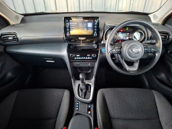 Used Toyota Yaris Cross 2023 for sale - 77502991: Photo
