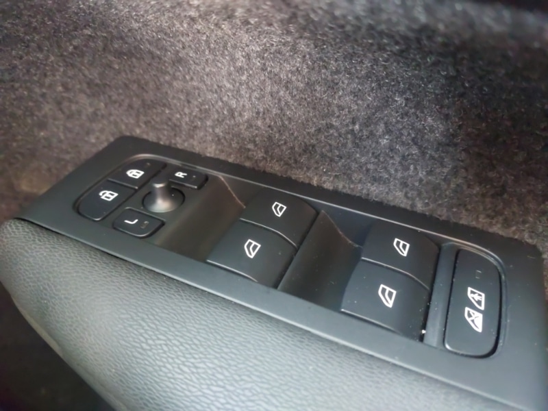 Used Volvo XC40 2024 for sale - 76354341: Photo 17