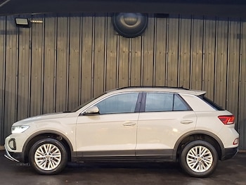 Used Volkswagen T-Roc 2022 for sale - 77284335: Photo