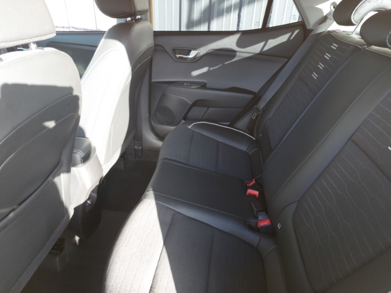 Used Kia Stonic 2024 for sale - 76054509: Photo 6