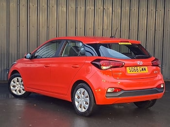 Used Hyundai i20 2018 for sale - 77442991: Photo