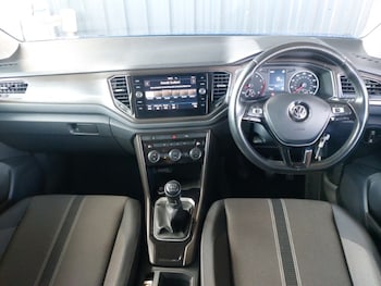 Used Volkswagen T-Roc 2019 for sale - 76054883: Photo 2